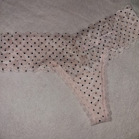 New VS lace thong size XS - Picture 7 of 11